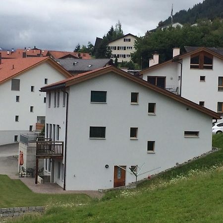 Apartamento Chasa Mundin Scuol Habitación foto